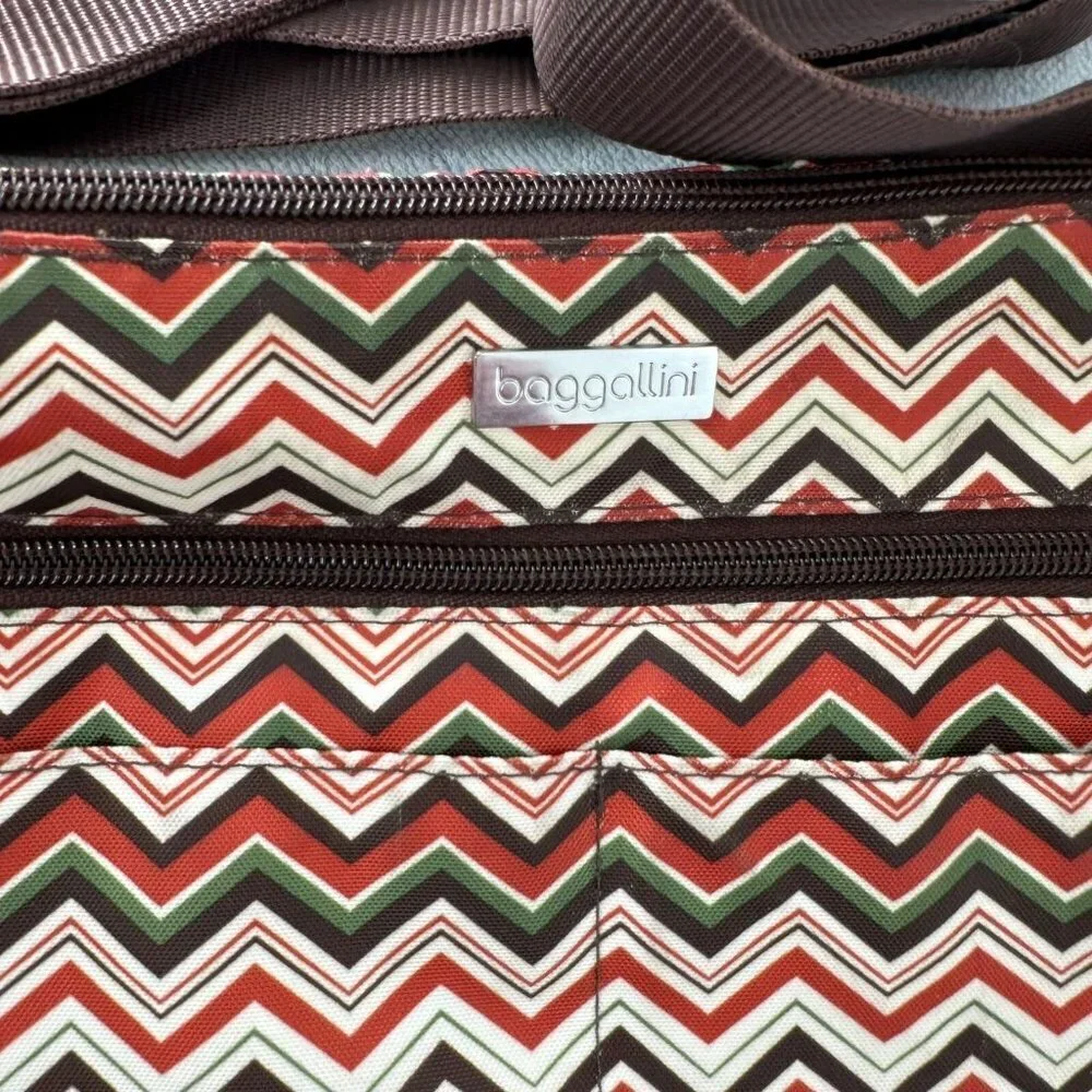 Baggallini Brown & Green Chevron Stripe Nylon Crossbody Messenger Bag
